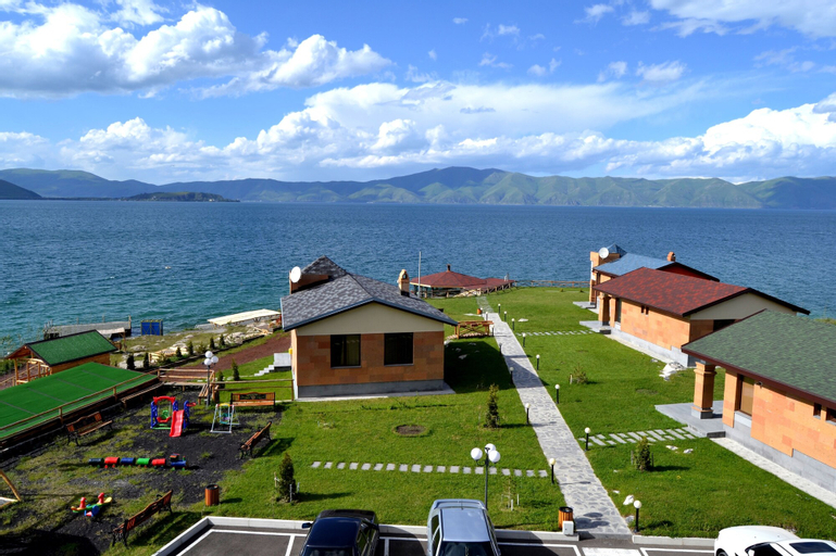 Tsovasar Family Rest Complex,