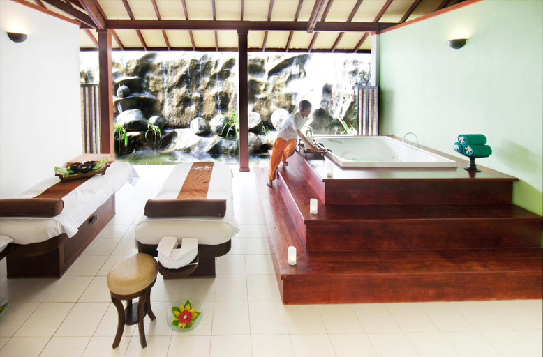 Bathroom, Adaaran Prestige Water Villas, Raa Atoll