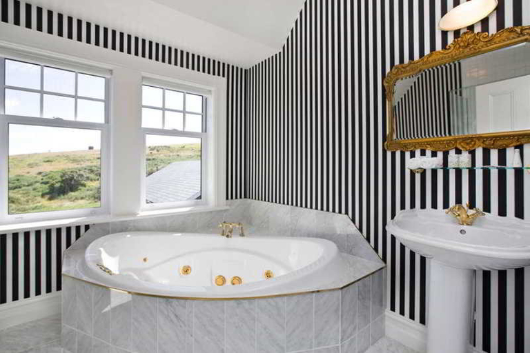 Bathroom 4, Larnach Lodge at Larnach Castle, Dunedin