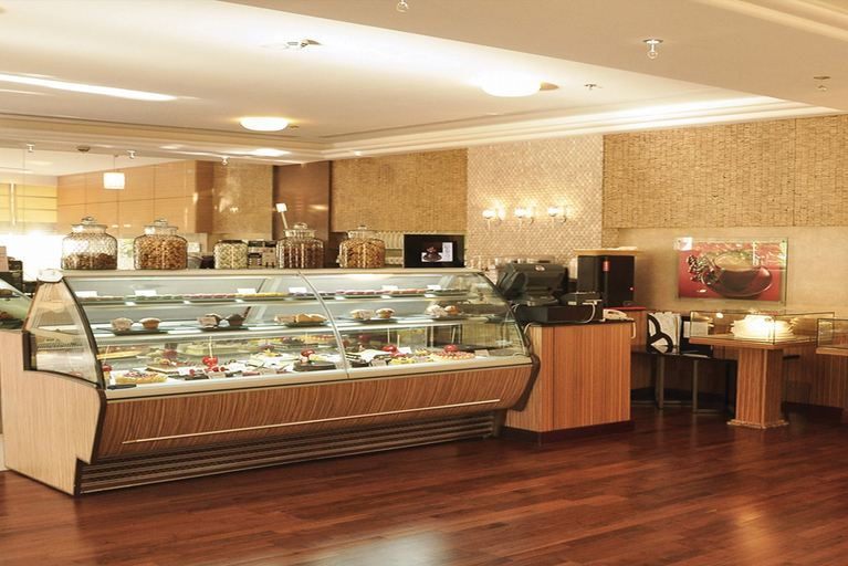 Food & Drinks 4, Gulf Hotel Bahrain, Manama