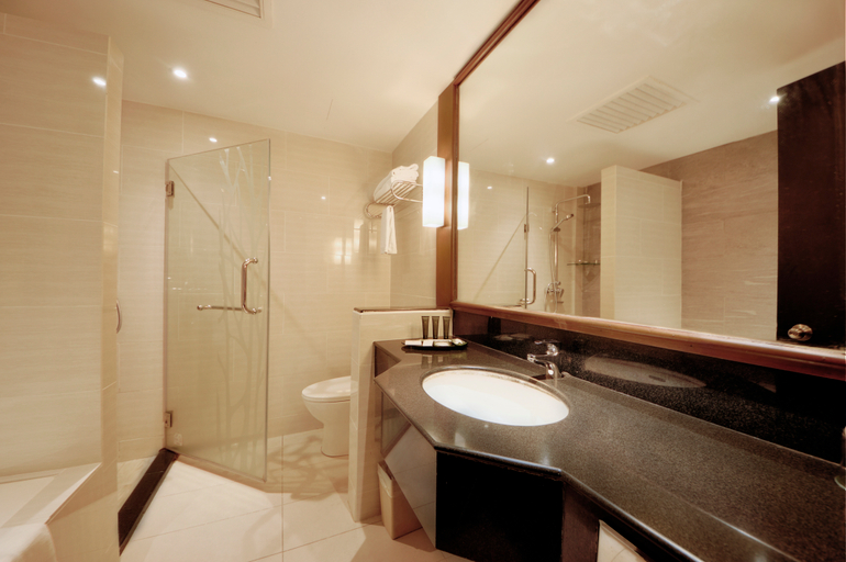 Bathroom 5, Palm Garden Hotel IOI Resort, Kuala Lumpur