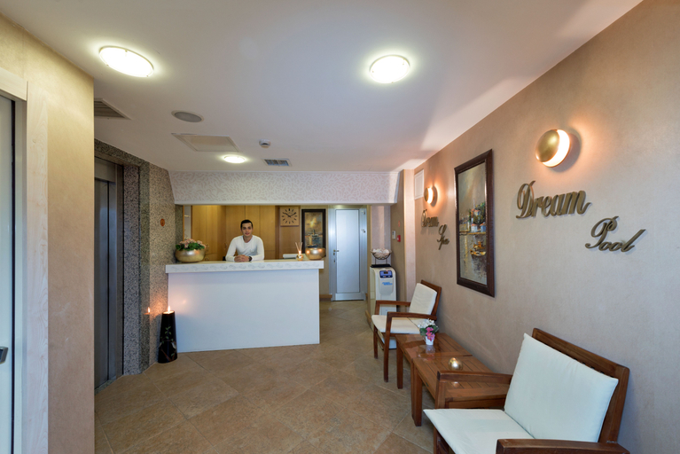 Public Area 4, Zagreb Hotel, Fatih
