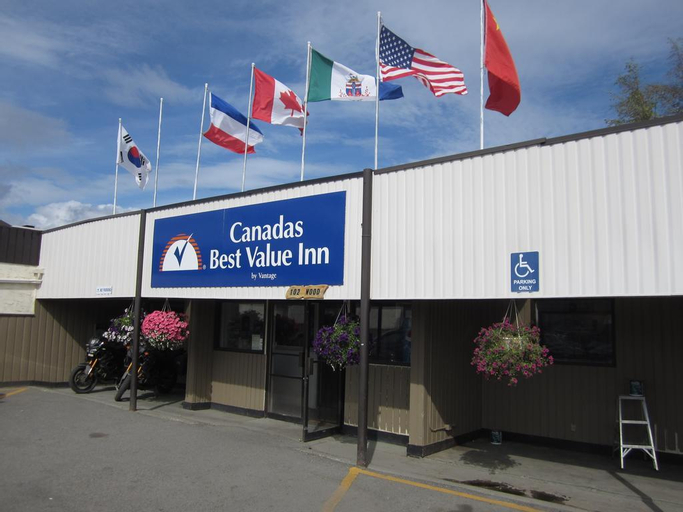Canadas Best Value Inn River View Hotel, Yukon