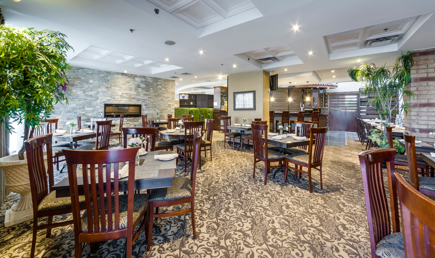 Food & Drinks 5, Monte Carlo Inn Airport Suites, Peel