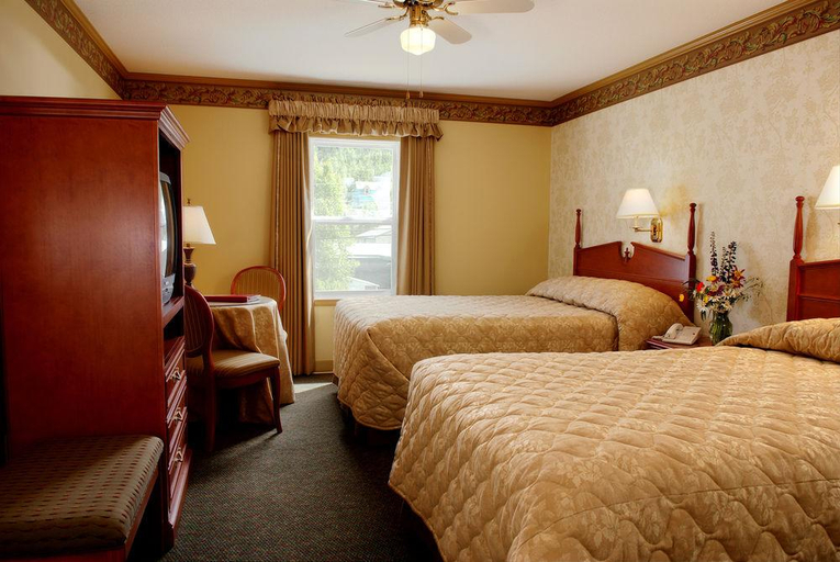 Bedroom 3, Westmark Inn Dawson City, Yukon