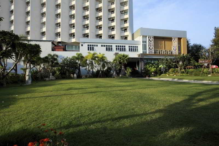 Exterior & Views 2, Golden Beach Cha-Am Hotel, Cha-Am
