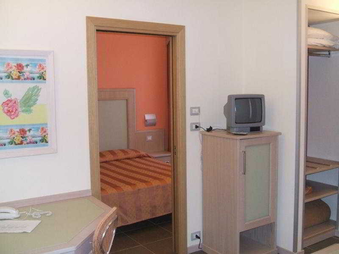 Bedroom 2, Mediterraneo Livorno, Livorno