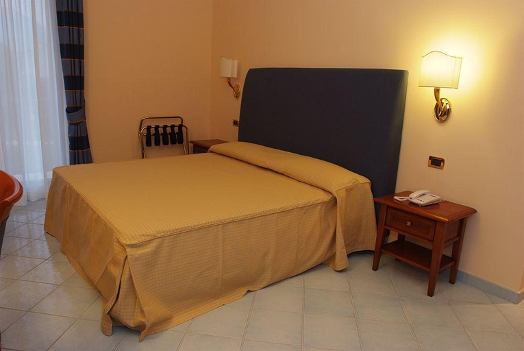 Bedroom 3, Villa Albani, Salerno