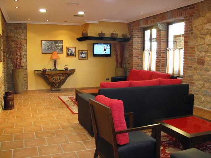 Public Area 4, Maria Manuela, Asturias