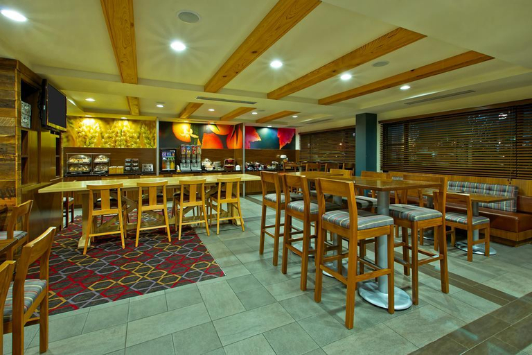 Food & Drinks 5, Fairfield Inn & Suites By Marriott Chattanooga, Hamilton