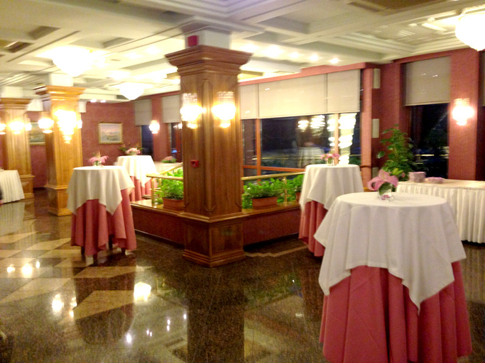 Public Area 3, Grand Hotel, Tiranës
