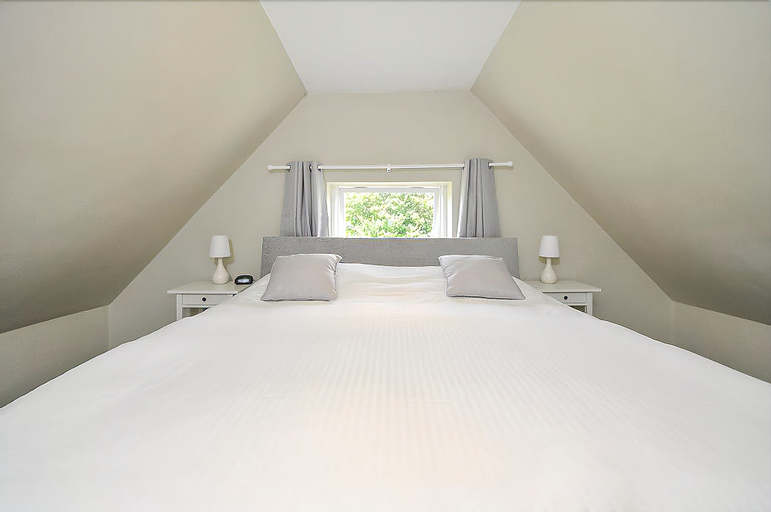 Bedroom 3, The Windmill Inn, West Sussex