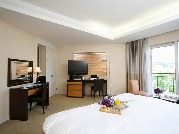 Bedroom 3, Suites Hotel Jeju, Seogwipo