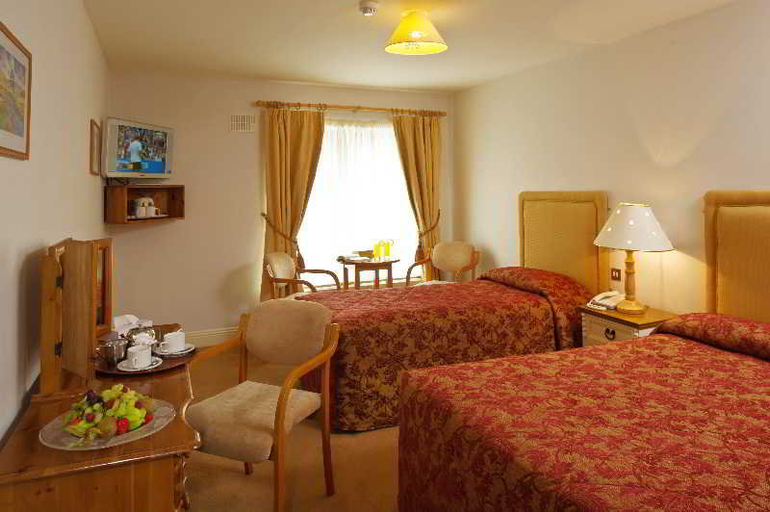 Bedroom 3, Hylands Burren Hotel