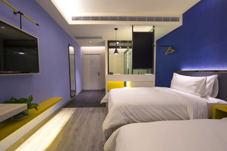 Bedroom 3, Beijing Capital Airport Hotel, Beijing