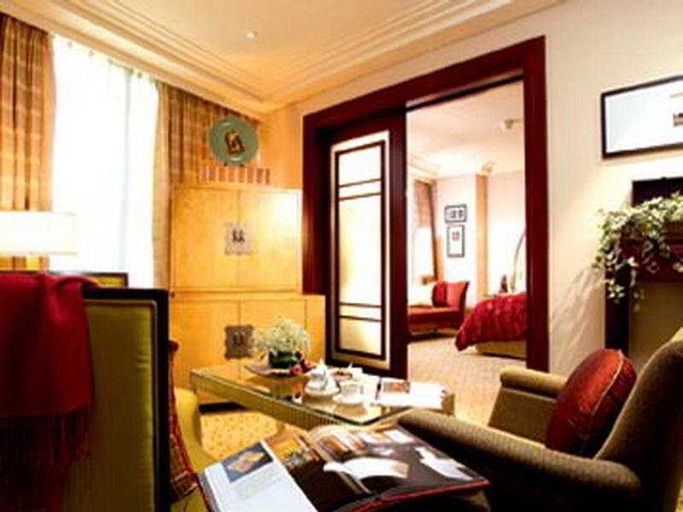 Bedroom 4, Renaissance Shanghai Pudong Hotel, Shanghai