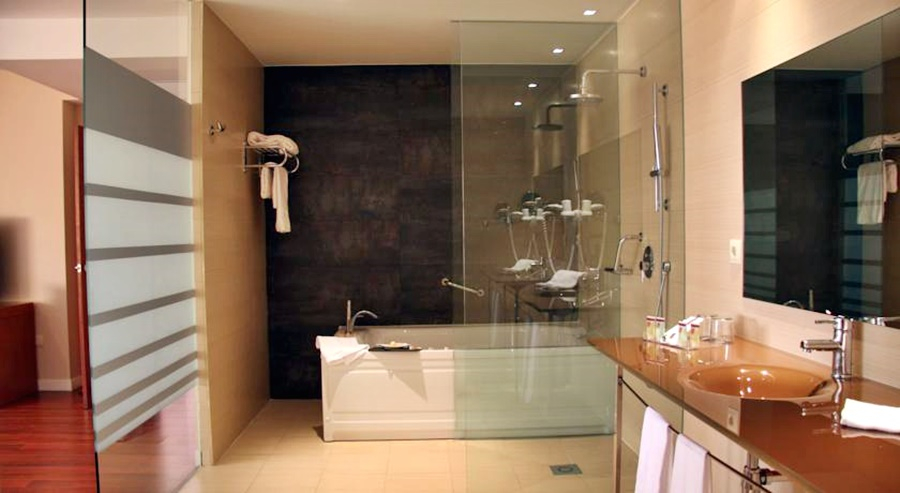 Bathroom 4, Granada Palace Affiliated by Meliá, Granada