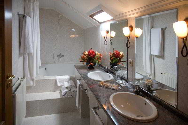 Bathroom 5, U-Hotel Boutique Oria, Guipúzcoa