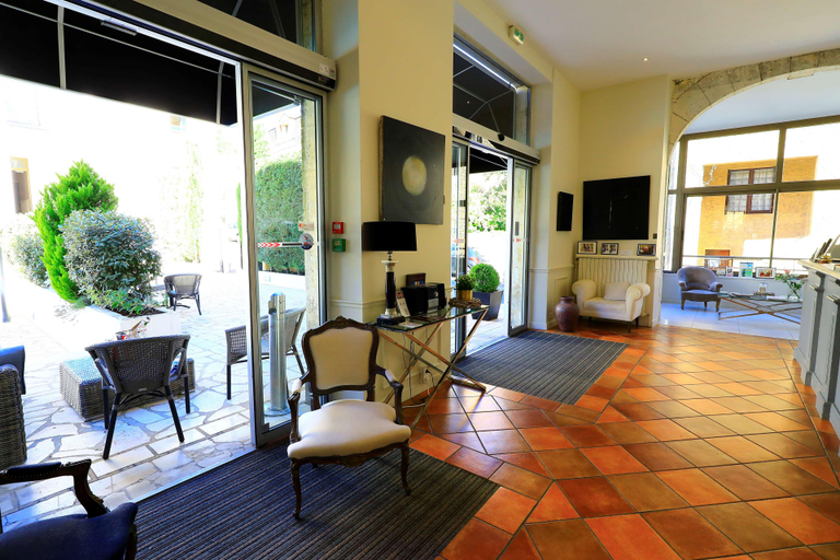 Public Area 3, Hotel Le Renoir , Dordogne