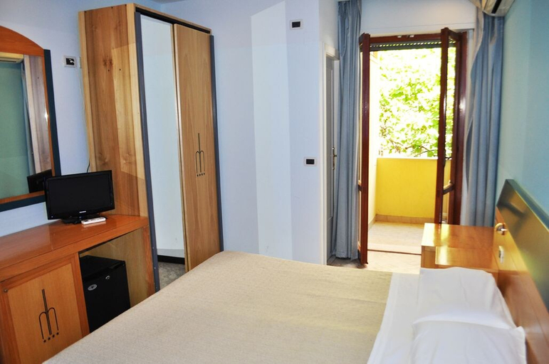 Bedroom 4, Hotel Narcisi, Teramo