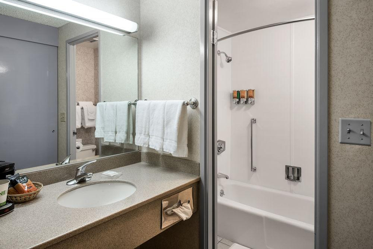Bathroom, Westmark Anchorage, Anchorage