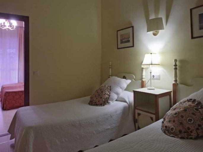 Bedroom 3, Hotel de Camprodon, Girona