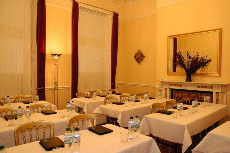 Food & Drinks, Roscoe House, Sefton