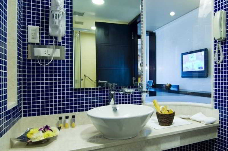 Bathroom 4, Iris - The Business Hotel and Spa, Bangalore