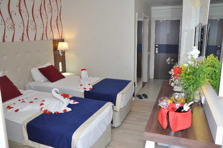 Bedroom 4, Kleopatra Micador Hotel, Alanya