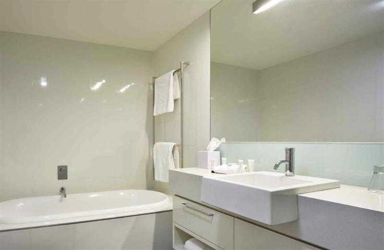 Bathroom 5, East Perth Suites Hotel, Perth