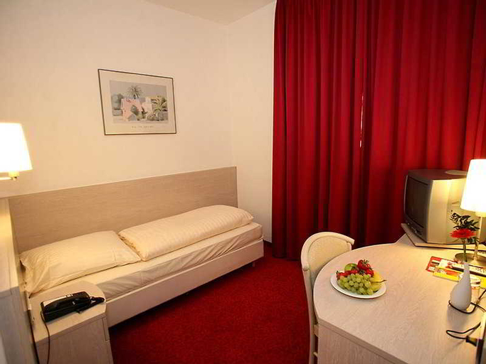 Bedroom 5, Hotel Topas, Frankfurt am Main