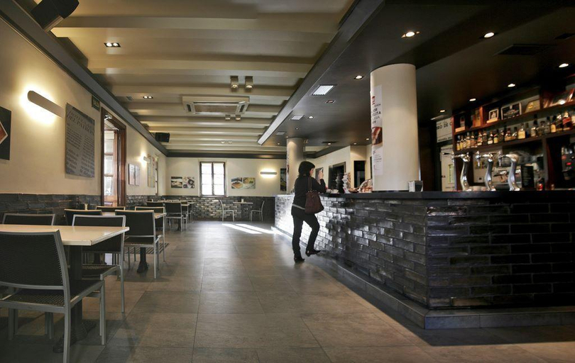 Public Area 2, La Casa del Patrón, Álava