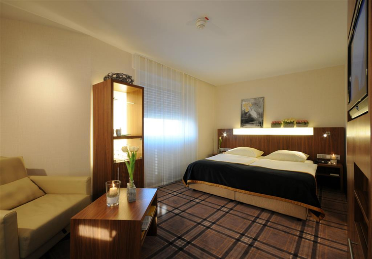 Bedroom 2, Parkhotel Oberhausen, Oberhausen