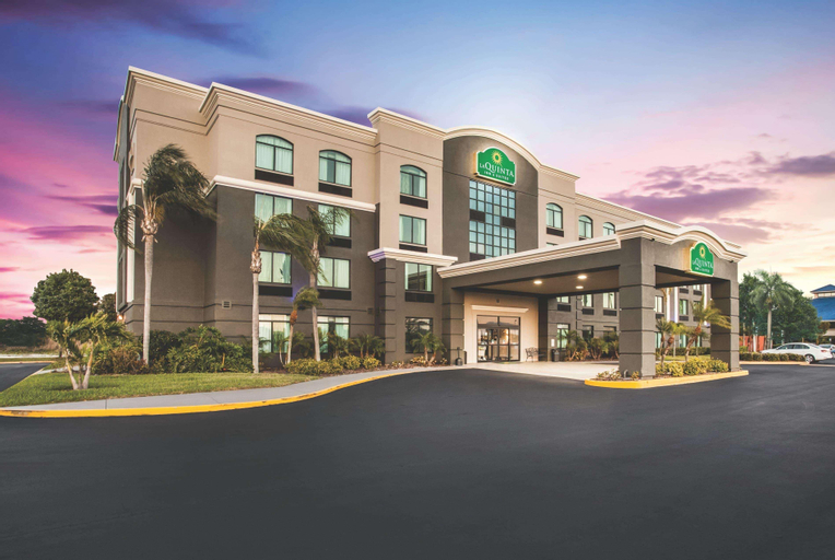 La Quinta Inn & Suites by Wyndham Clearwater South, Pinellas