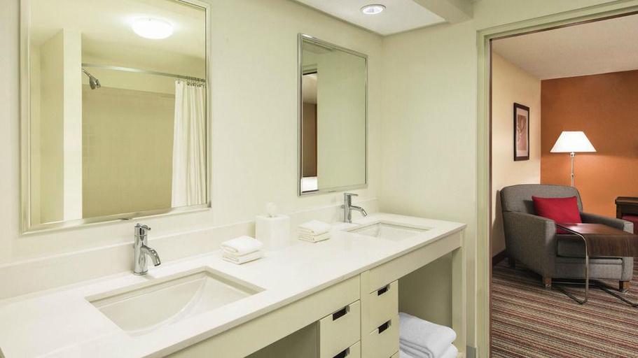 Bathroom 5, Four Points by Sheraton Bentonville, Benton