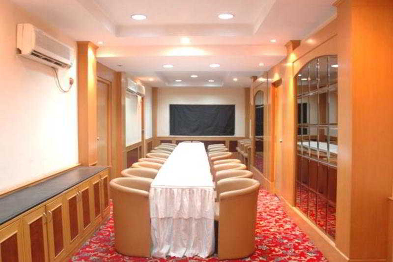 Public Area 2, Polo Floatel Kolkata, Kolkata