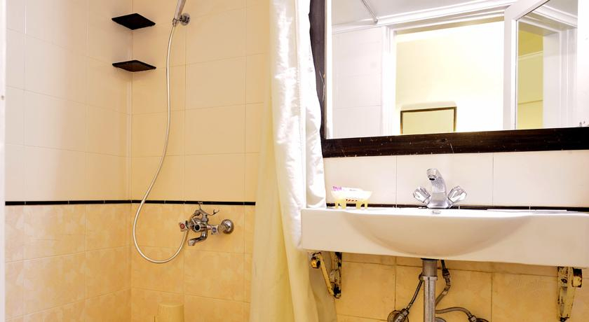 Bathroom 4, AVION HOTEL, Mumbai Suburban