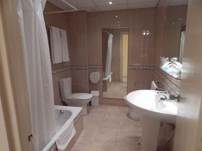 Bathroom 4, Hotel Don Diego by Ĥ , Huelva