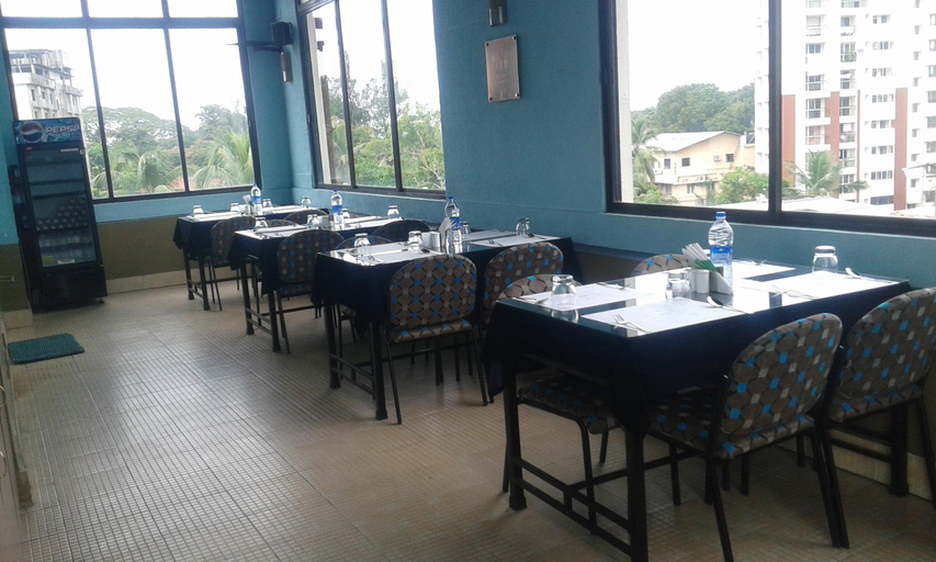 Food & Drinks 5, Treebo Time Square Marine Drive, Ernakulam