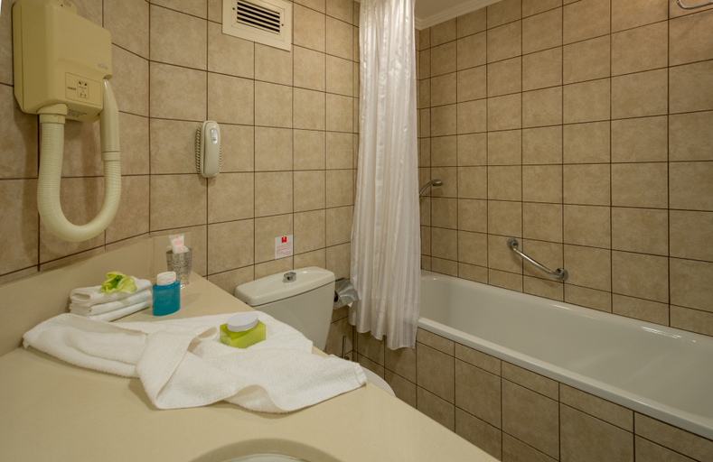 Bathroom, Leonardo Club Dead Sea