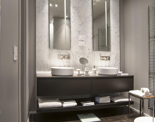 Bathroom 17