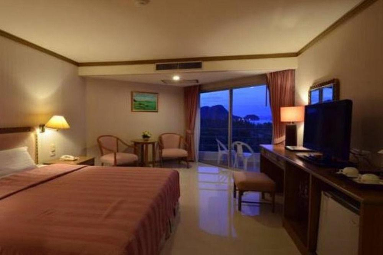 Bedroom 4, Khanom Golden Beach Hotel, Khanom