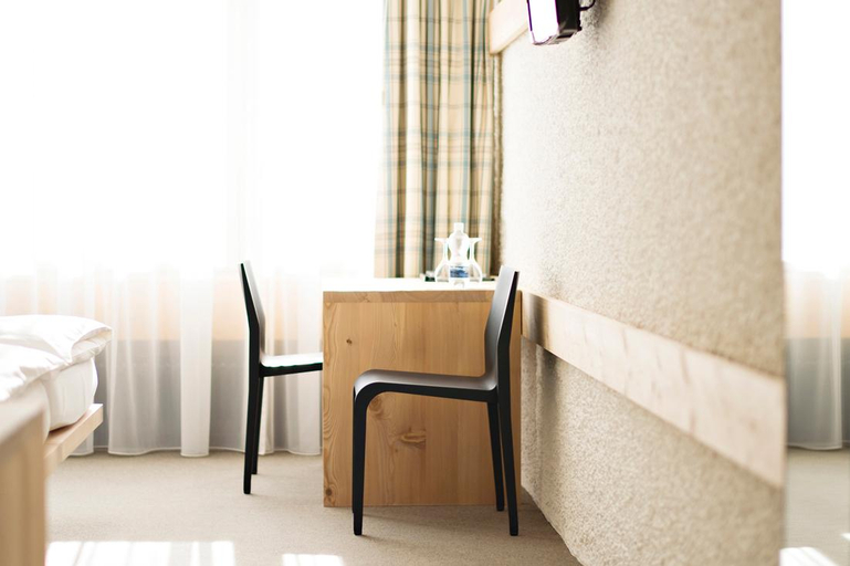 Bedroom 3, Hauser Hotel St. Moritz, Maloja
