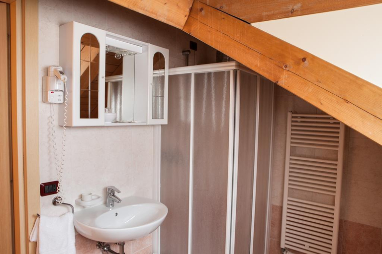 Bathroom 5, Hotel Alle Torri, Venezia