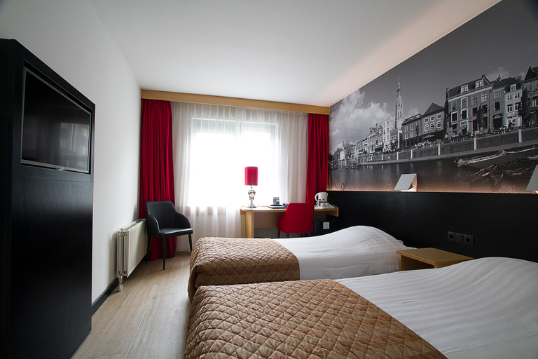 Bedroom 3, Bastion Hotel Breda, Breda