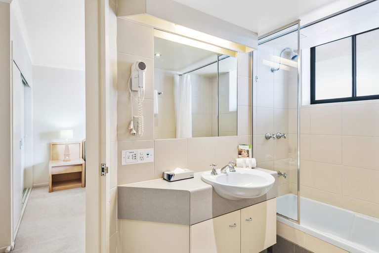 Bathroom, Dockside Brisbane, Brisbane
