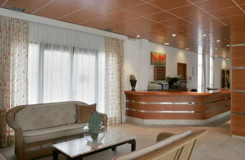 Public Area 2, Jade, Baleares
