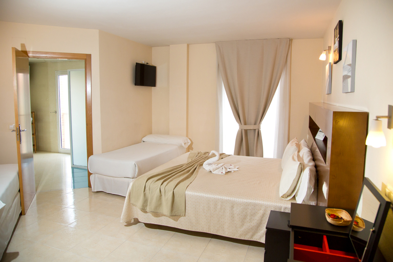 Bedroom 3, San Marcos, Madrid