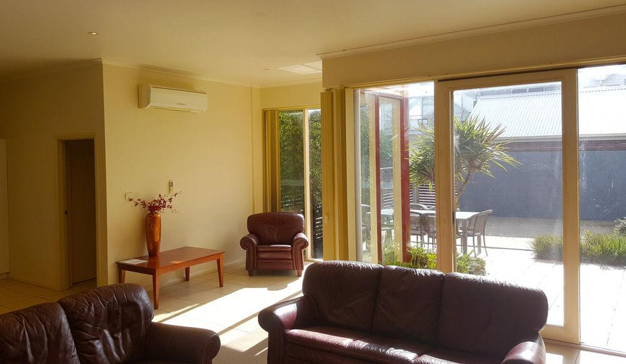 Others 5, The Victoria Apartments, Moyne - South