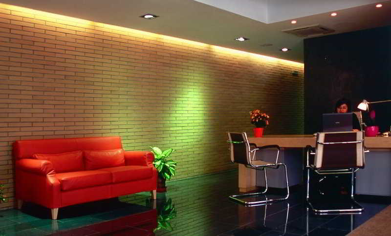 Public Area 2, Apartaments Els Quimics, Girona